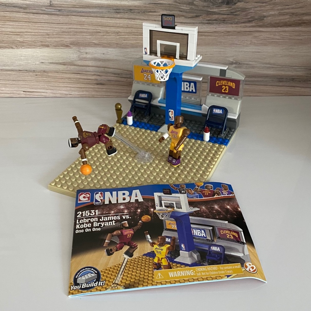 NBA C3 Legos Lebron James Vs. Kobe Bryant One on One - 100% complete